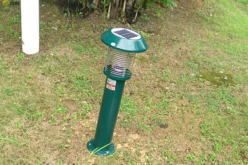 廣西小區草坪滅蚊燈，太陽能供電